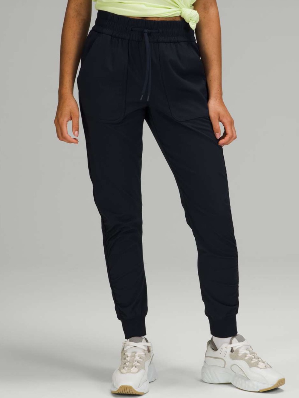 Lululemon Beyond the Studio Jogger in Navy sz 4